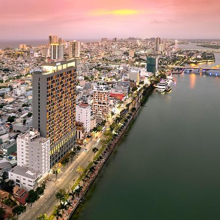 Wink Icon Hotel Danang Riverside - Luxury Suites - 24Hrs Stay & Rooftop Pool Bar Exterior foto