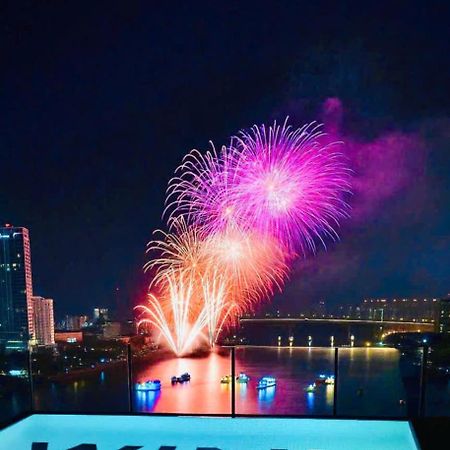 Wink Icon Hotel Danang Riverside - Luxury Suites - 24Hrs Stay & Rooftop Pool Bar Exterior foto