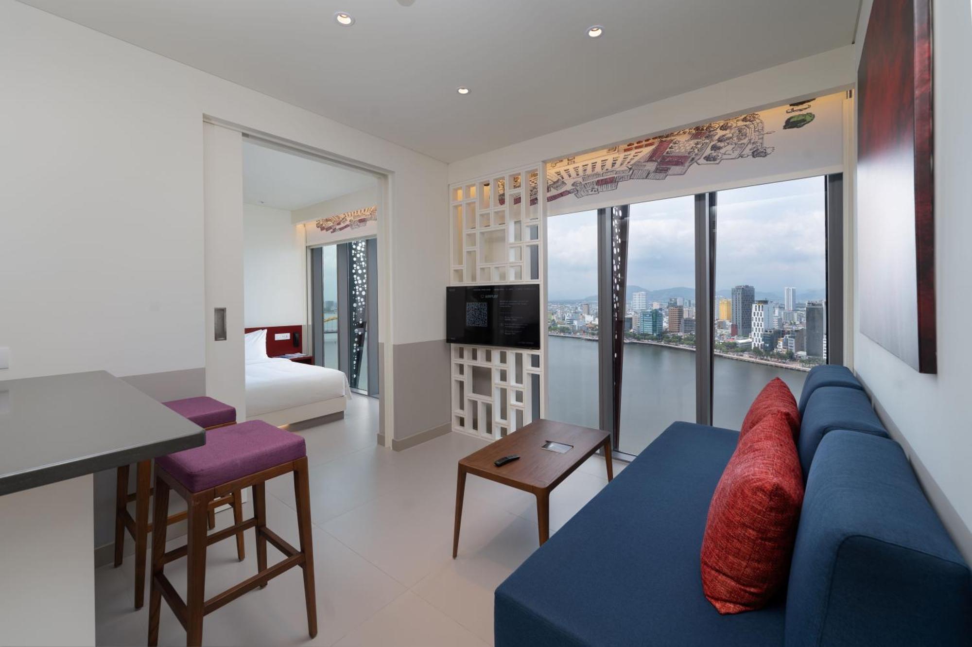 Wink Icon Hotel Danang Riverside - Luxury Suites - 24Hrs Stay & Rooftop Pool Bar Exterior foto