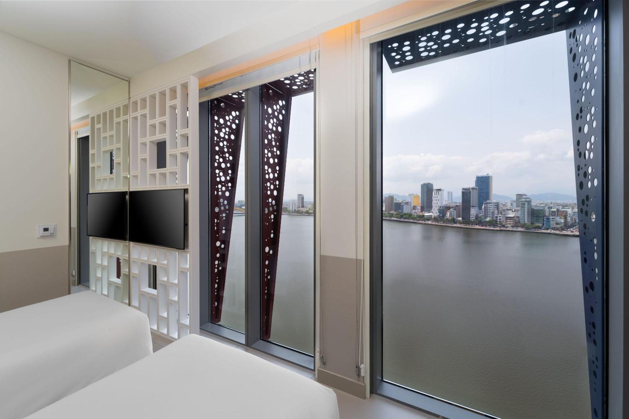 Wink Icon Hotel Danang Riverside - Luxury Suites - 24Hrs Stay & Rooftop Pool Bar Quarto foto