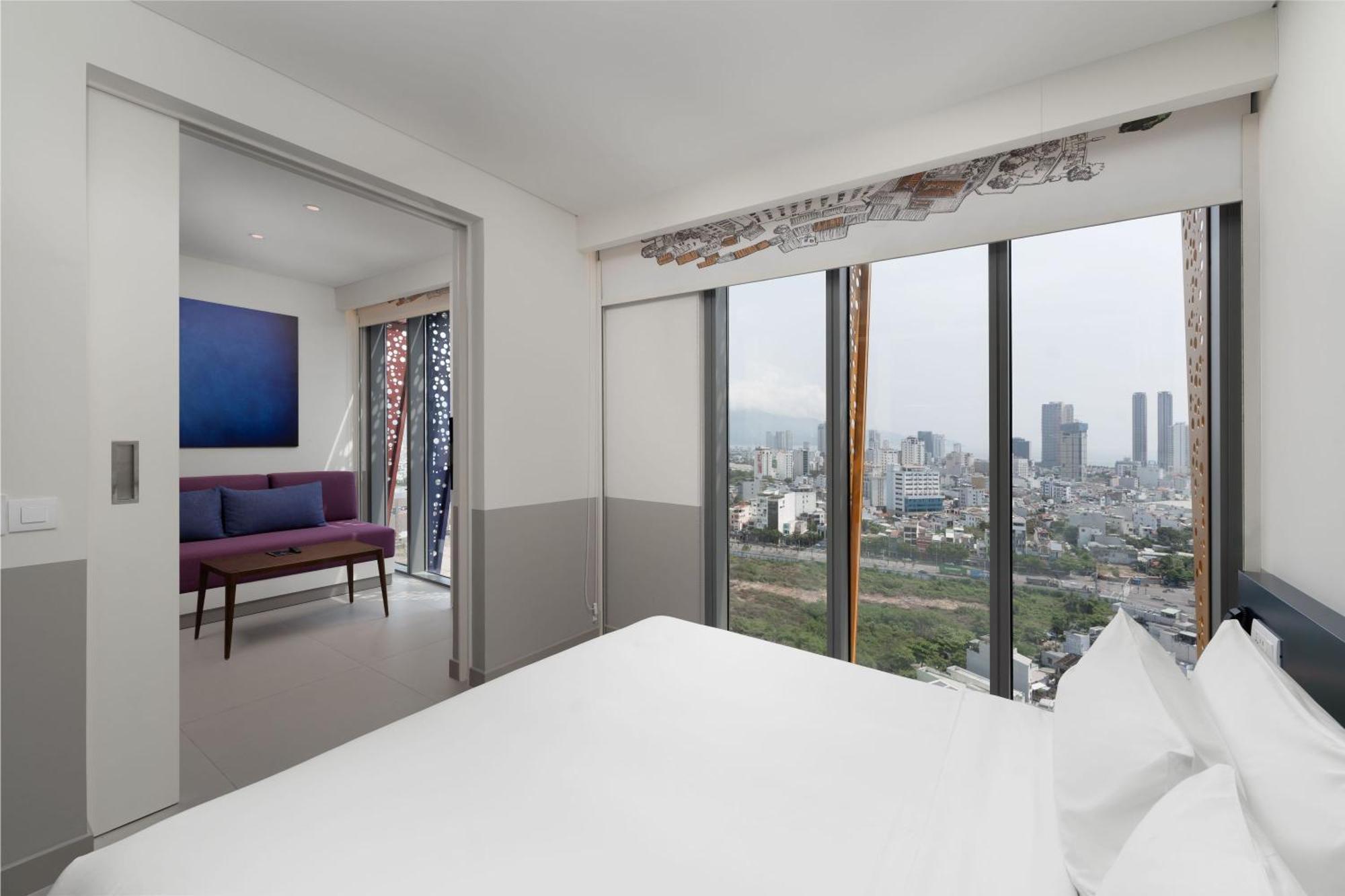 Wink Icon Hotel Danang Riverside - Luxury Suites - 24Hrs Stay & Rooftop Pool Bar Exterior foto