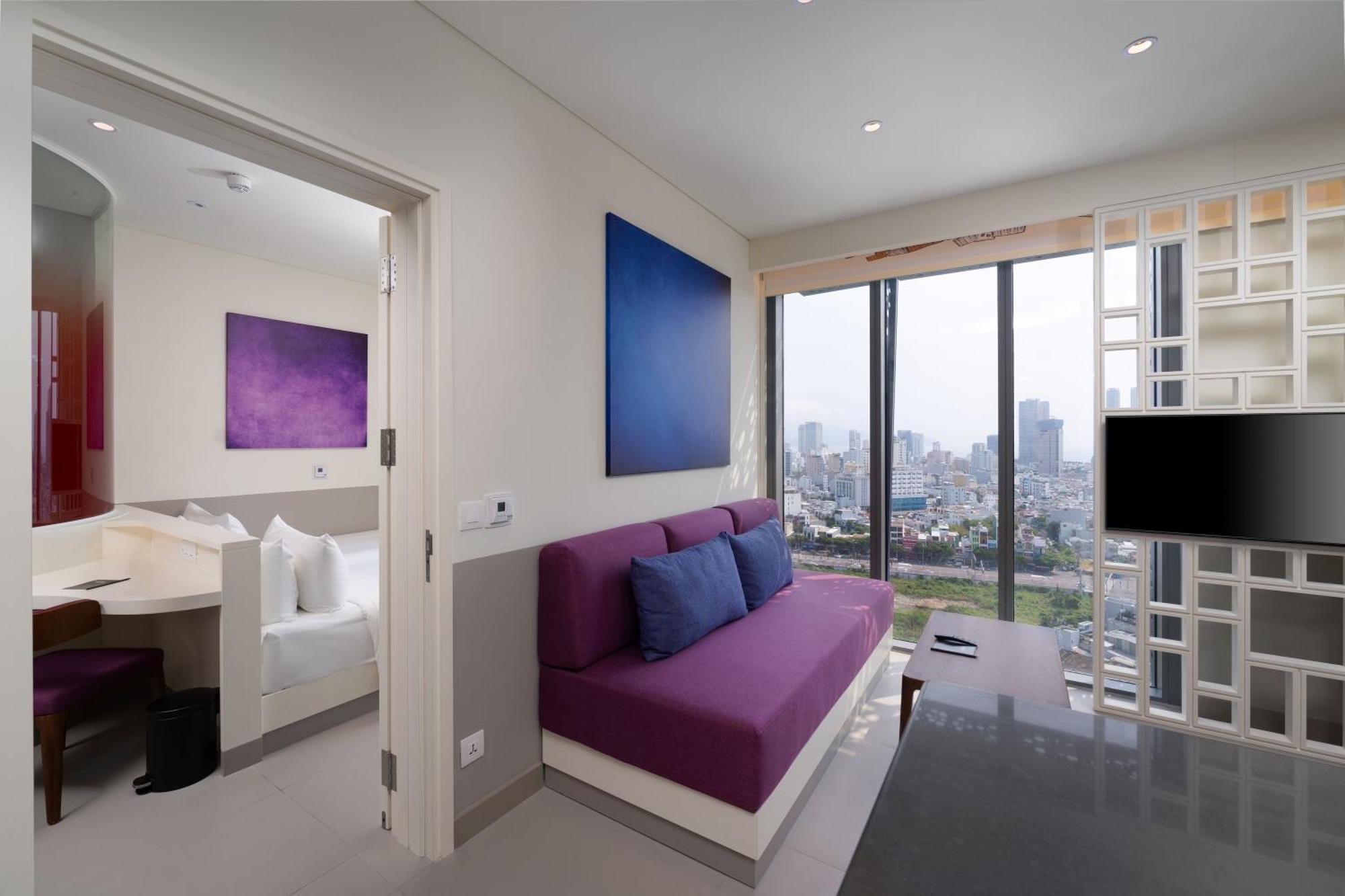 Wink Icon Hotel Danang Riverside - Luxury Suites - 24Hrs Stay & Rooftop Pool Bar Exterior foto