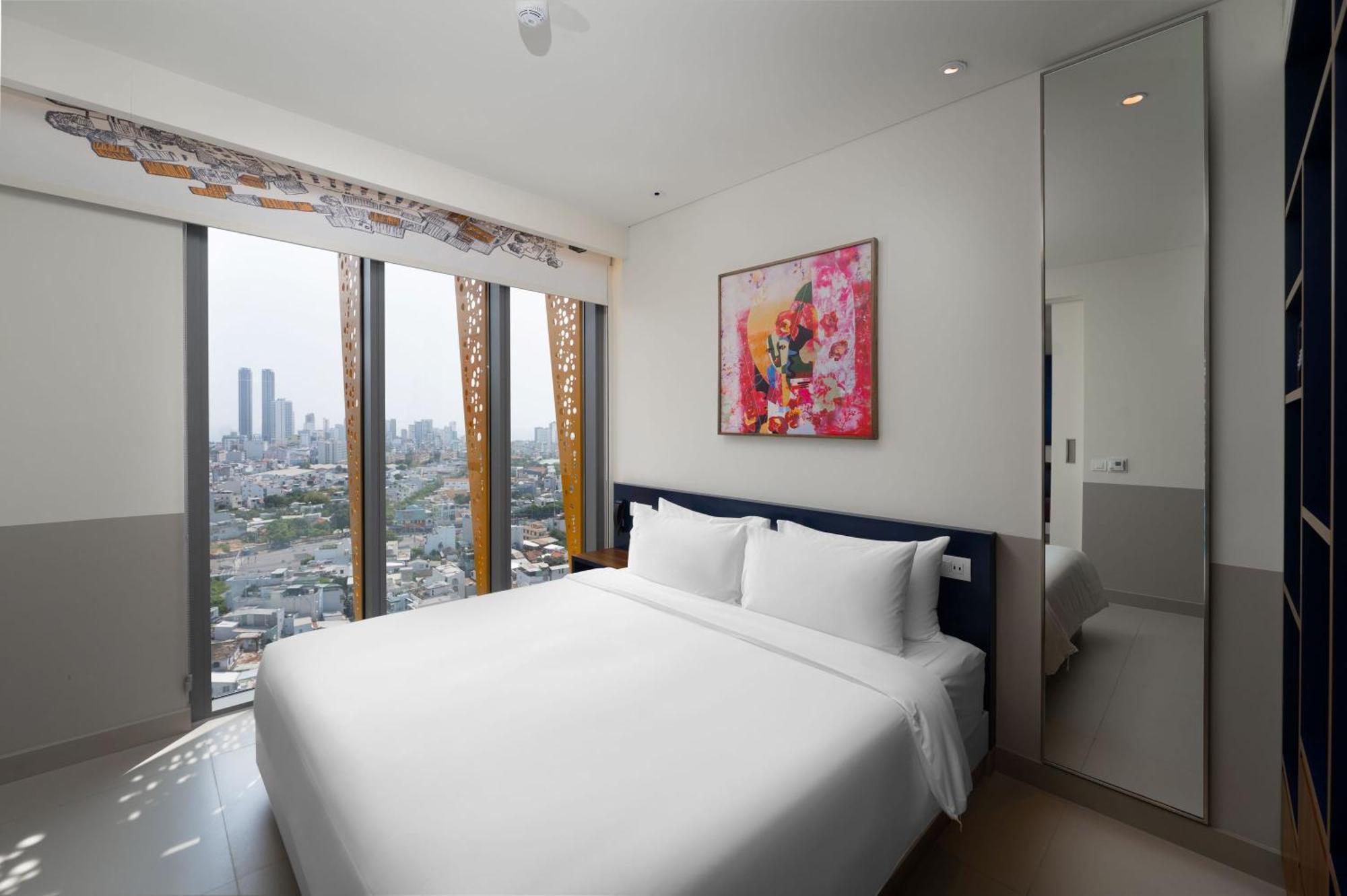Wink Icon Hotel Danang Riverside - Luxury Suites - 24Hrs Stay & Rooftop Pool Bar Exterior foto