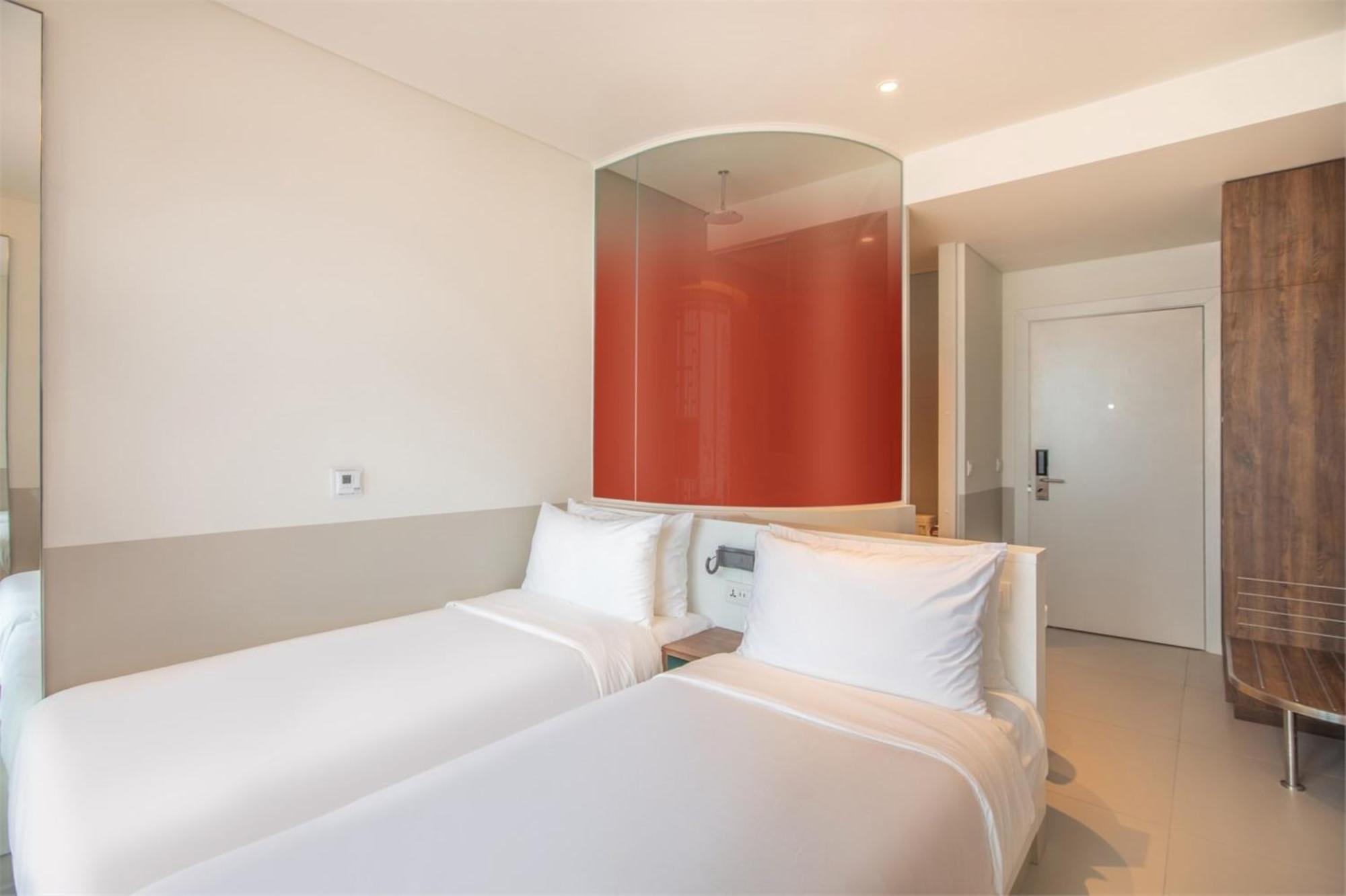 Wink Icon Hotel Danang Riverside - Luxury Suites - 24Hrs Stay & Rooftop Pool Bar Exterior foto