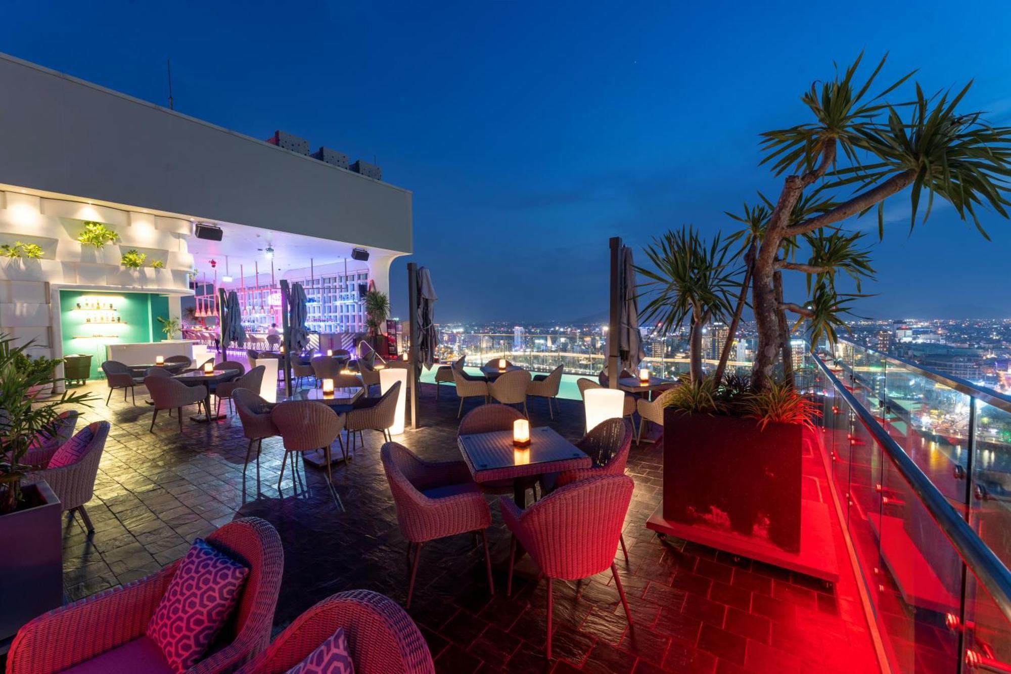Wink Icon Hotel Danang Riverside - Luxury Suites - 24Hrs Stay & Rooftop Pool Bar Exterior foto